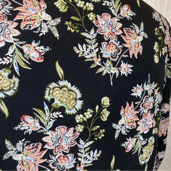 TERRA & SKY Women plus sz 14W Black floral hidden button up lightweight blouse - Picture 10 of 11
